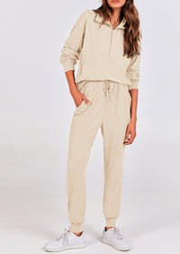 Two piece long sleeved half zip pullover sweatshirt, sports pants, casual set