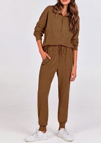 Two piece long sleeved half zip pullover sweatshirt, sports pants, casual set