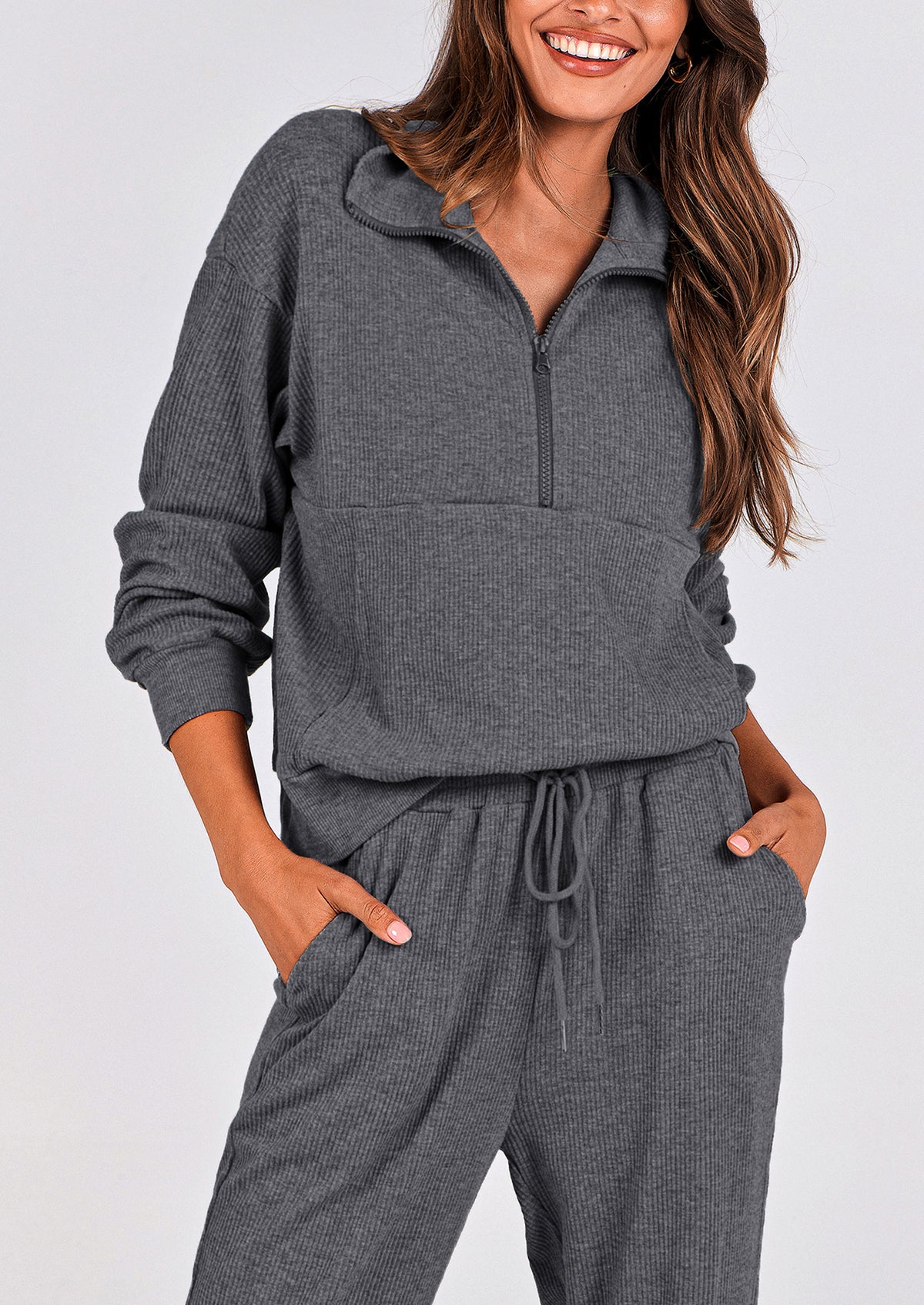 Two piece long sleeved half zip pullover sweatshirt, sports pants, casual set