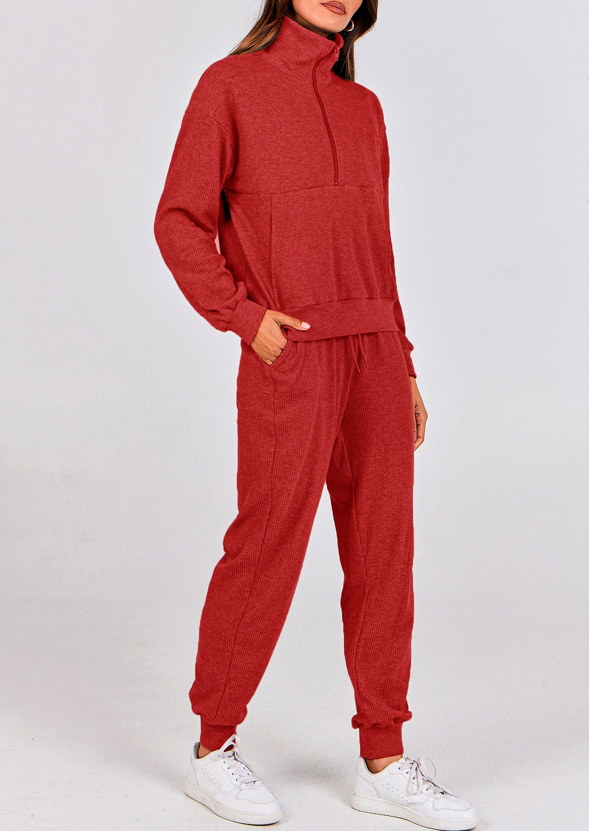 Two piece long sleeved half zip pullover sweatshirt, sports pants, casual set