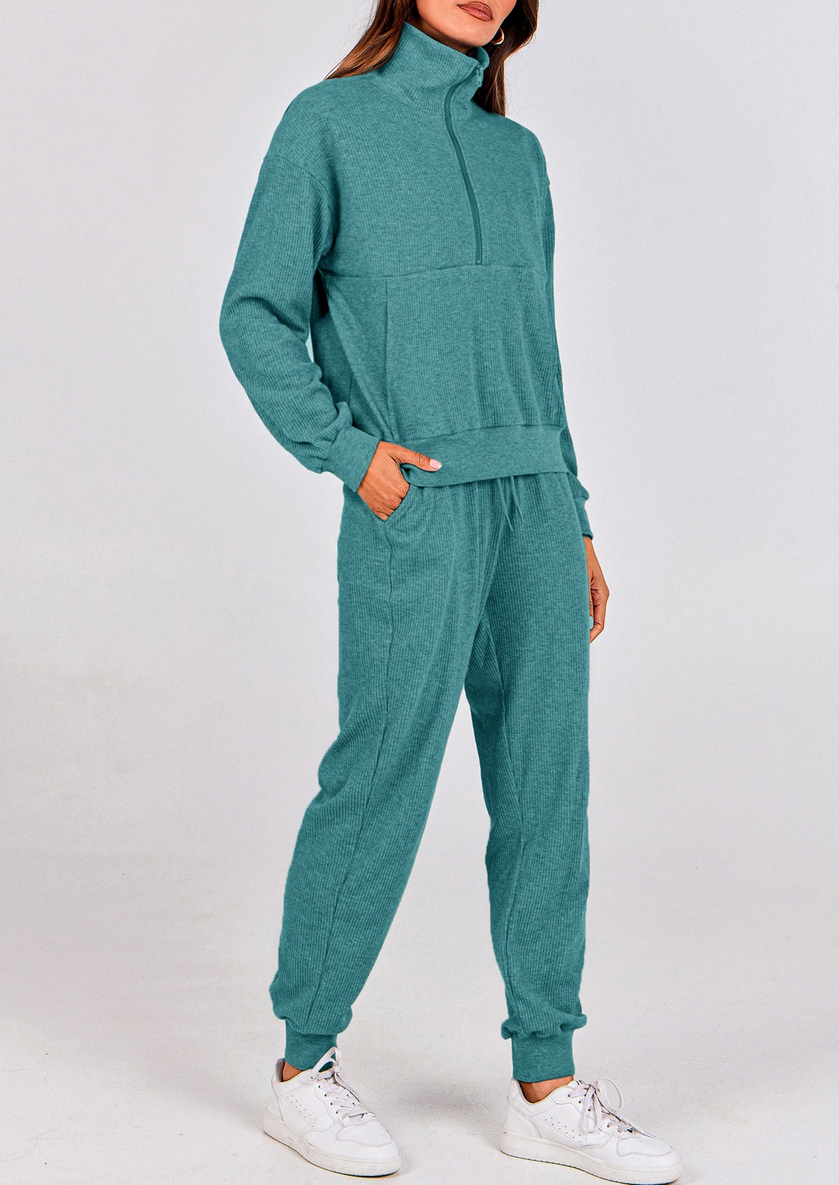Two piece long sleeved half zip pullover sweatshirt, sports pants, casual set
