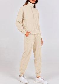 Two piece long sleeved half zip pullover sweatshirt, sports pants, casual set