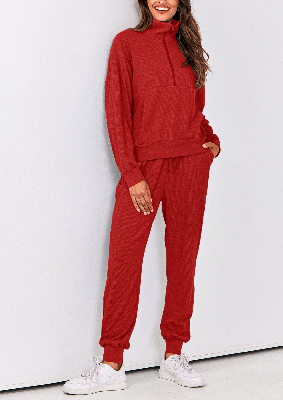 Two piece long sleeved half zip pullover sweatshirt, sports pants, casual set