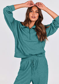 Two piece long sleeved half zip pullover sweatshirt, sports pants, casual set
