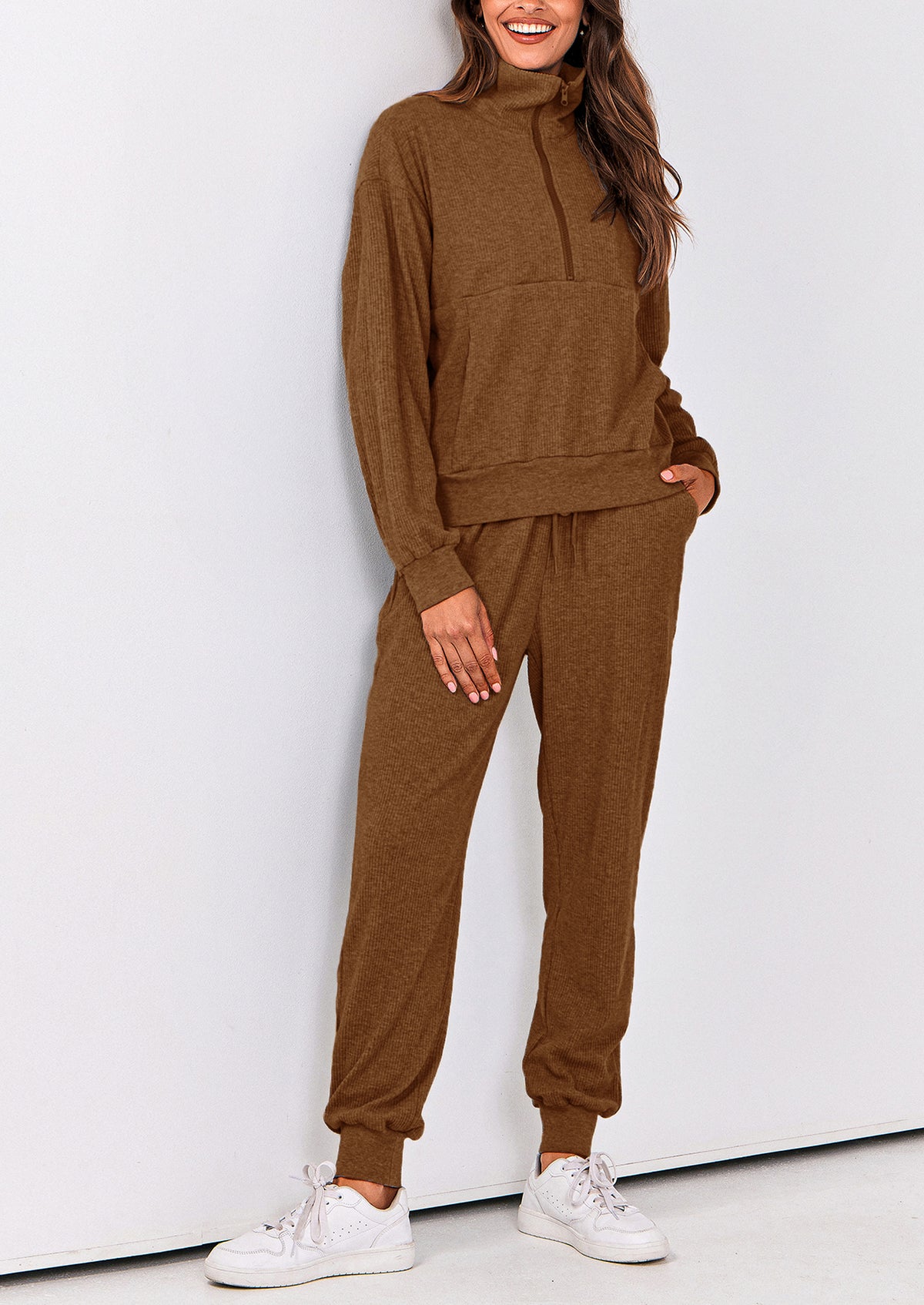 Two piece long sleeved half zip pullover sweatshirt, sports pants, casual set