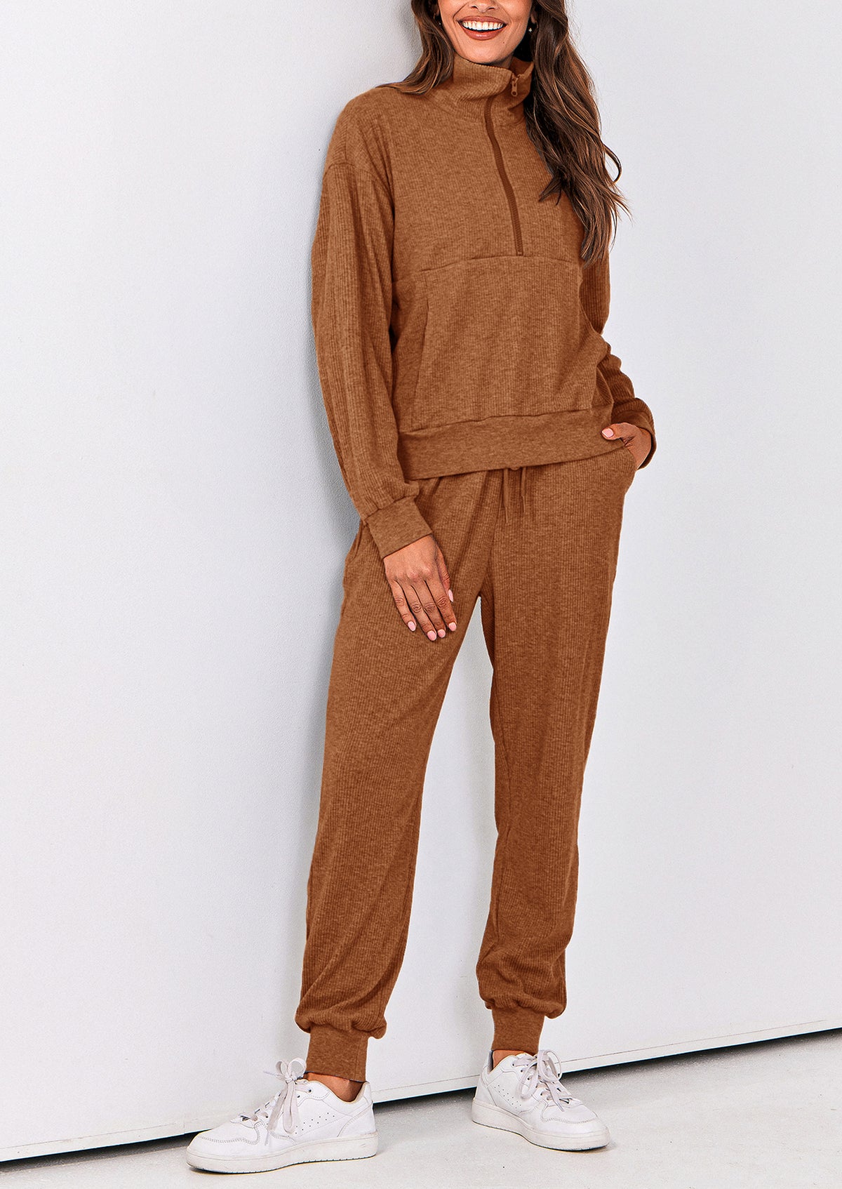 Two piece long sleeved half zip pullover sweatshirt, sports pants, casual set