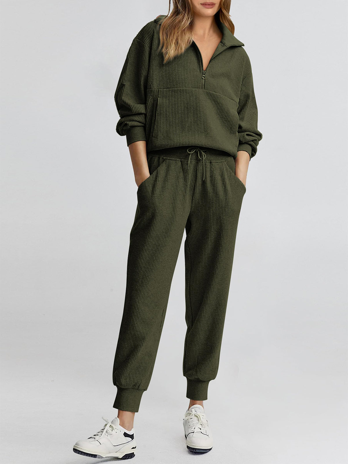 Two piece long sleeved half zip pullover sweatshirt, sports pants, casual set