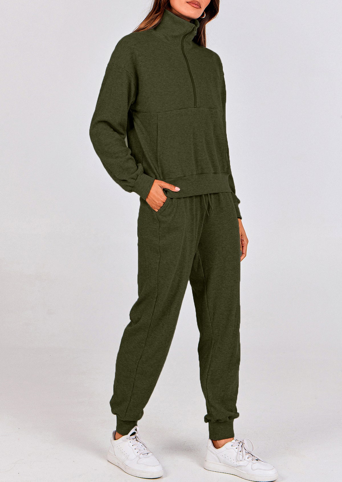 Two piece long sleeved half zip pullover sweatshirt, sports pants, casual set