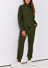 Two piece long sleeved half zip pullover sweatshirt, sports pants, casual set