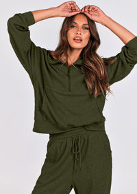 Two piece long sleeved half zip pullover sweatshirt, sports pants, casual set