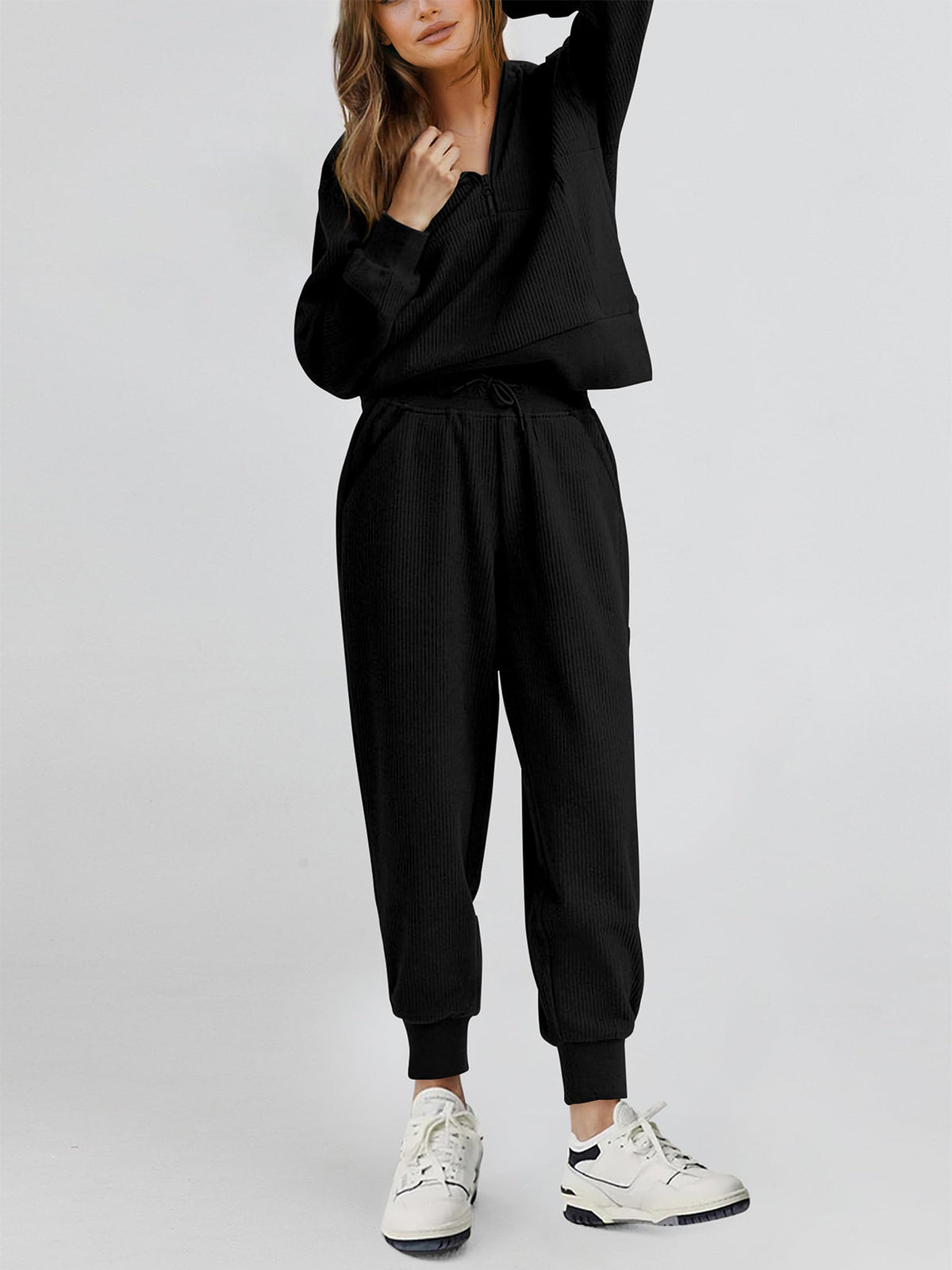Two piece long sleeved half zip pullover sweatshirt, sports pants, casual set