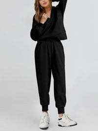 Two piece long sleeved half zip pullover sweatshirt, sports pants, casual set