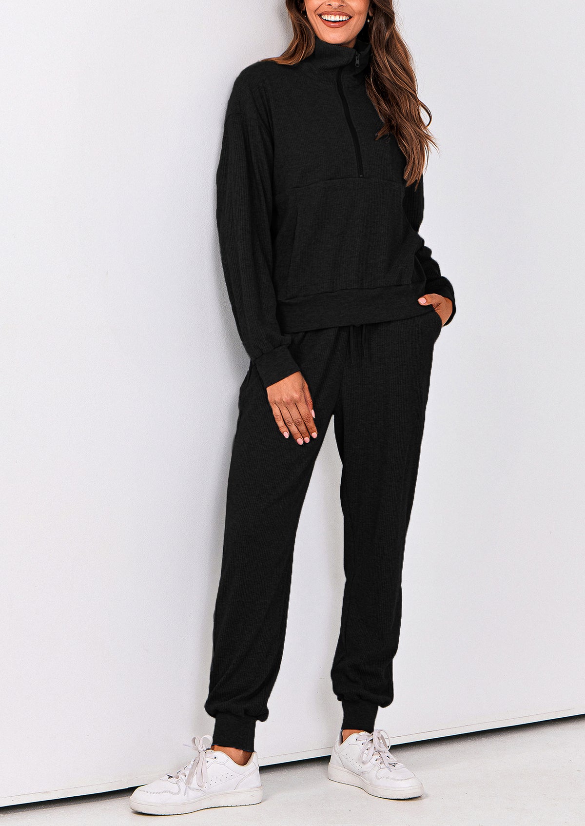 Two piece long sleeved half zip pullover sweatshirt, sports pants, casual set