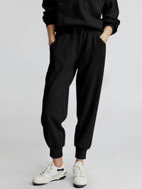Two piece long sleeved half zip pullover sweatshirt, sports pants, casual set