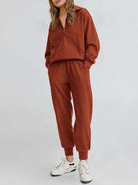 Two piece long sleeved half zip pullover sweatshirt, sports pants, casual set