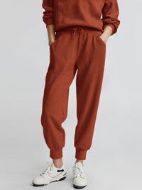 Two piece long sleeved half zip pullover sweatshirt, sports pants, casual set