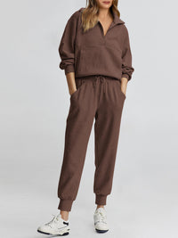 Two piece long sleeved half zip pullover sweatshirt, sports pants, casual set