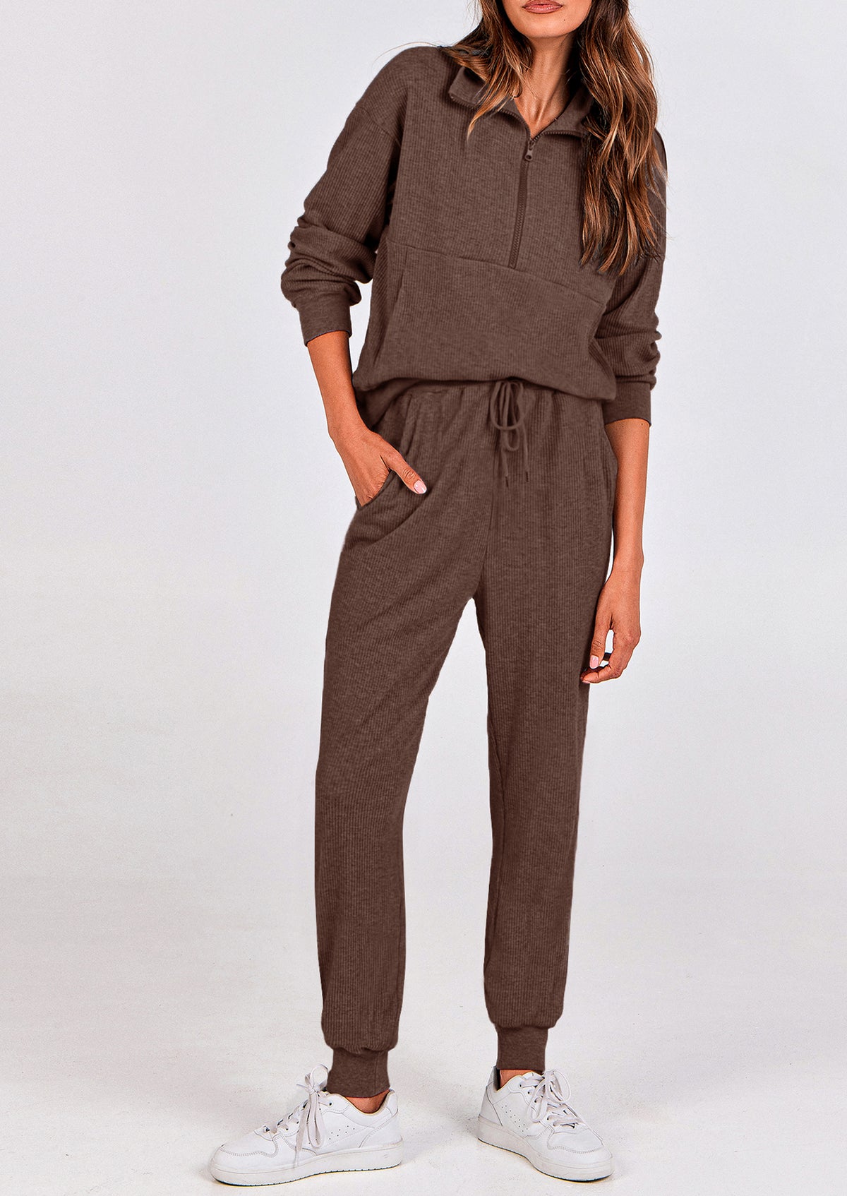Two piece long sleeved half zip pullover sweatshirt, sports pants, casual set