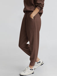 Two piece long sleeved half zip pullover sweatshirt, sports pants, casual set
