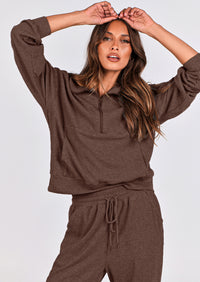 Two piece long sleeved half zip pullover sweatshirt, sports pants, casual set
