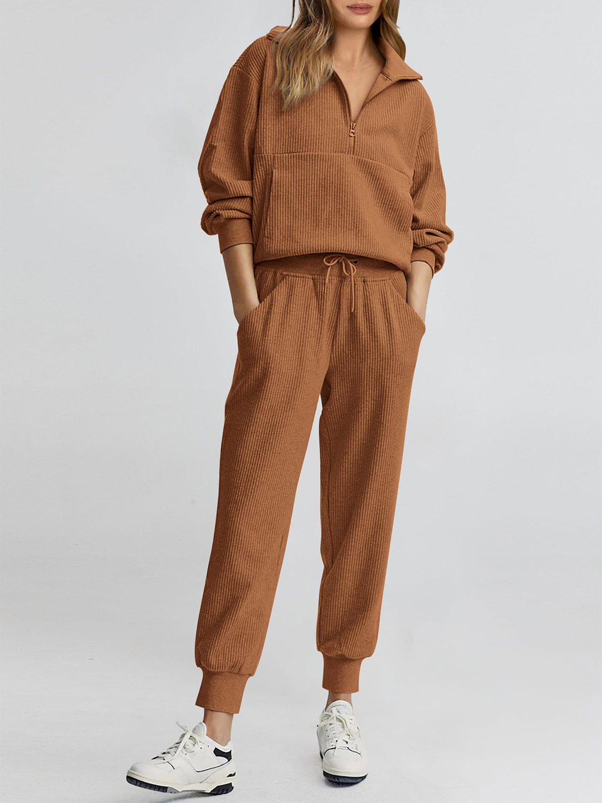 Two piece long sleeved half zip pullover sweatshirt, sports pants, casual set