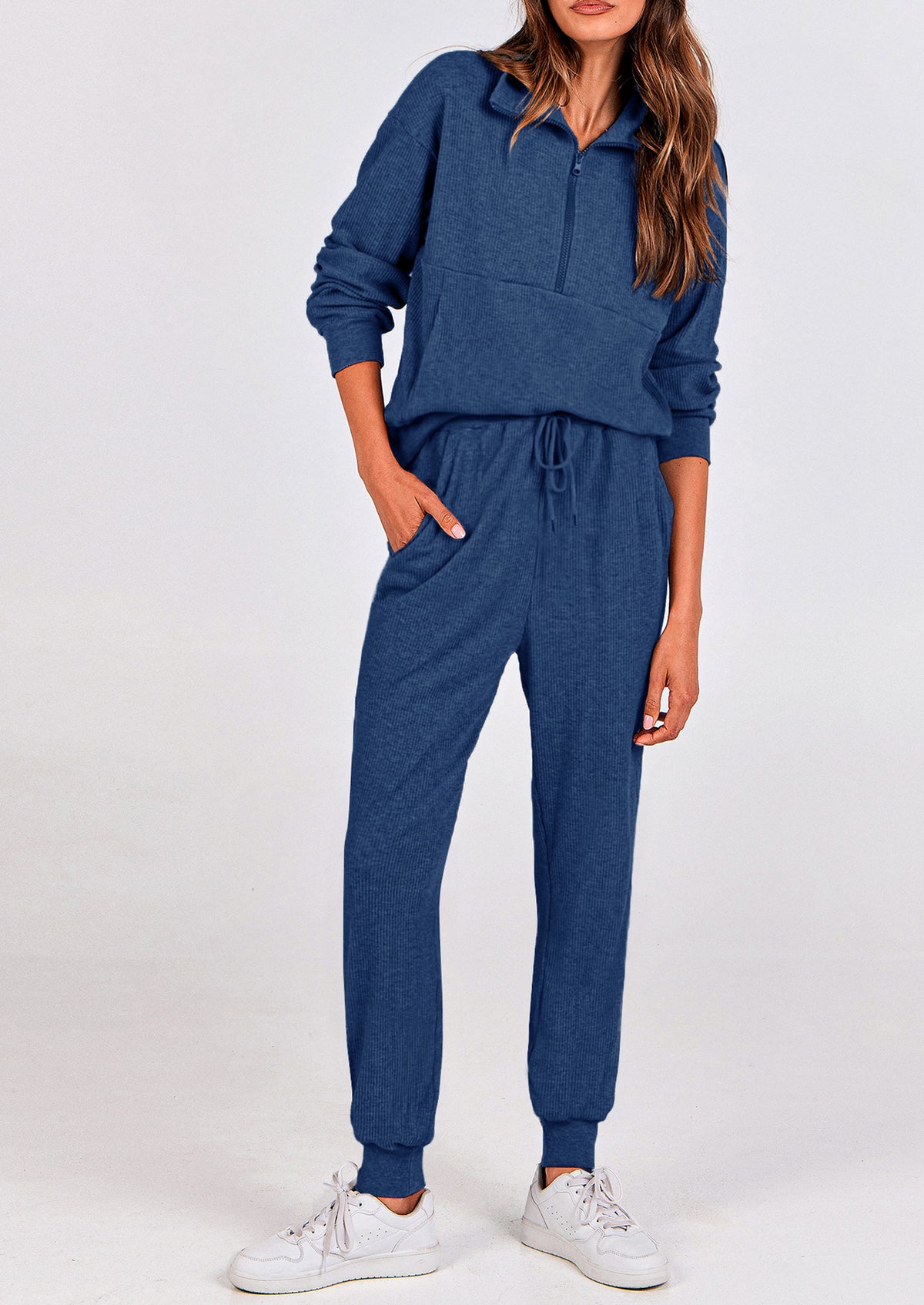 Two piece long sleeved half zip pullover sweatshirt, sports pants, casual set