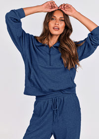 Two piece long sleeved half zip pullover sweatshirt, sports pants, casual set