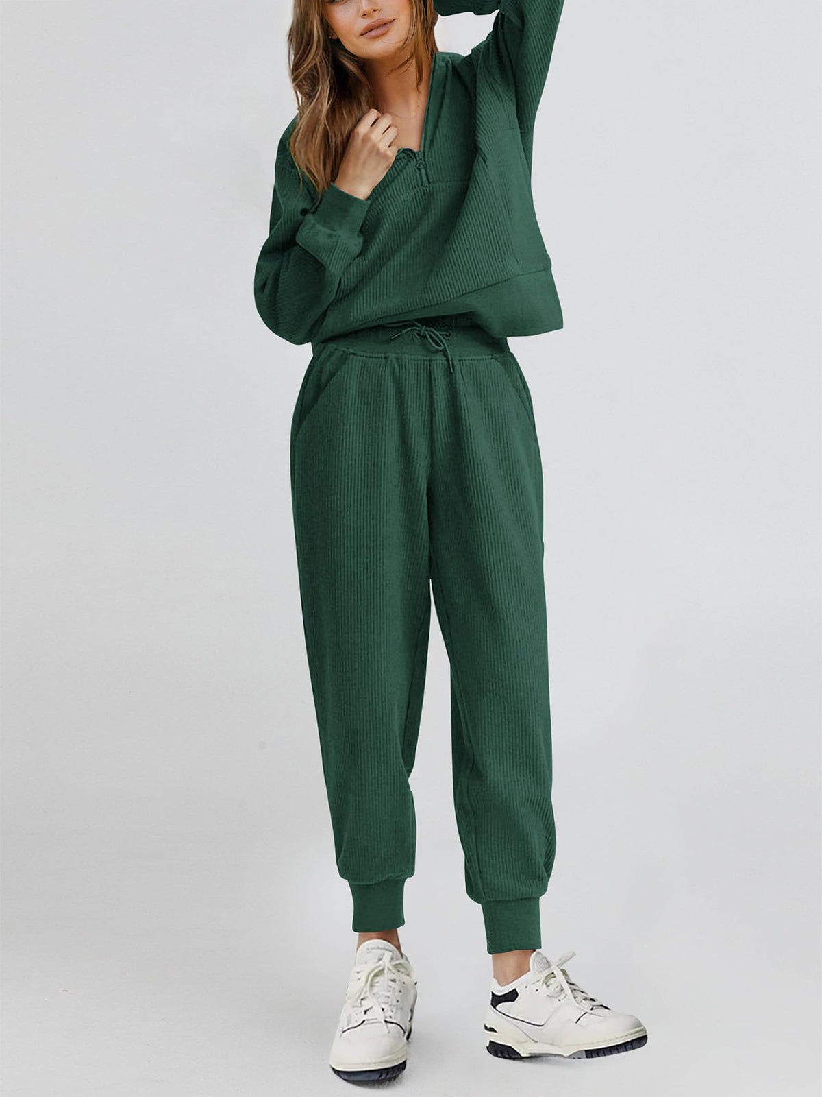 Two piece long sleeved half zip pullover sweatshirt, sports pants, casual set