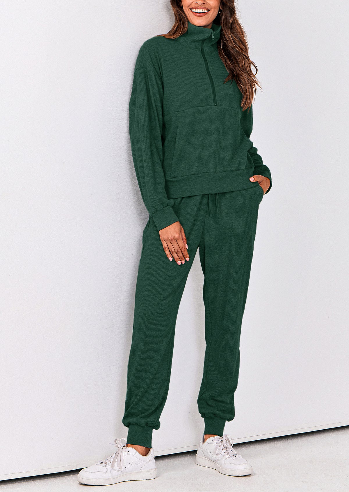 Two piece long sleeved half zip pullover sweatshirt, sports pants, casual set