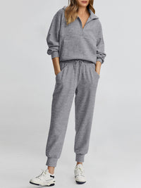 Two piece long sleeved half zip pullover sweatshirt, sports pants, casual set