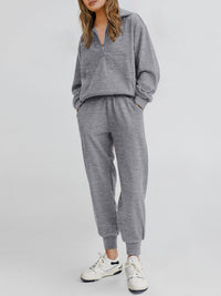 Two piece long sleeved half zip pullover sweatshirt, sports pants, casual set
