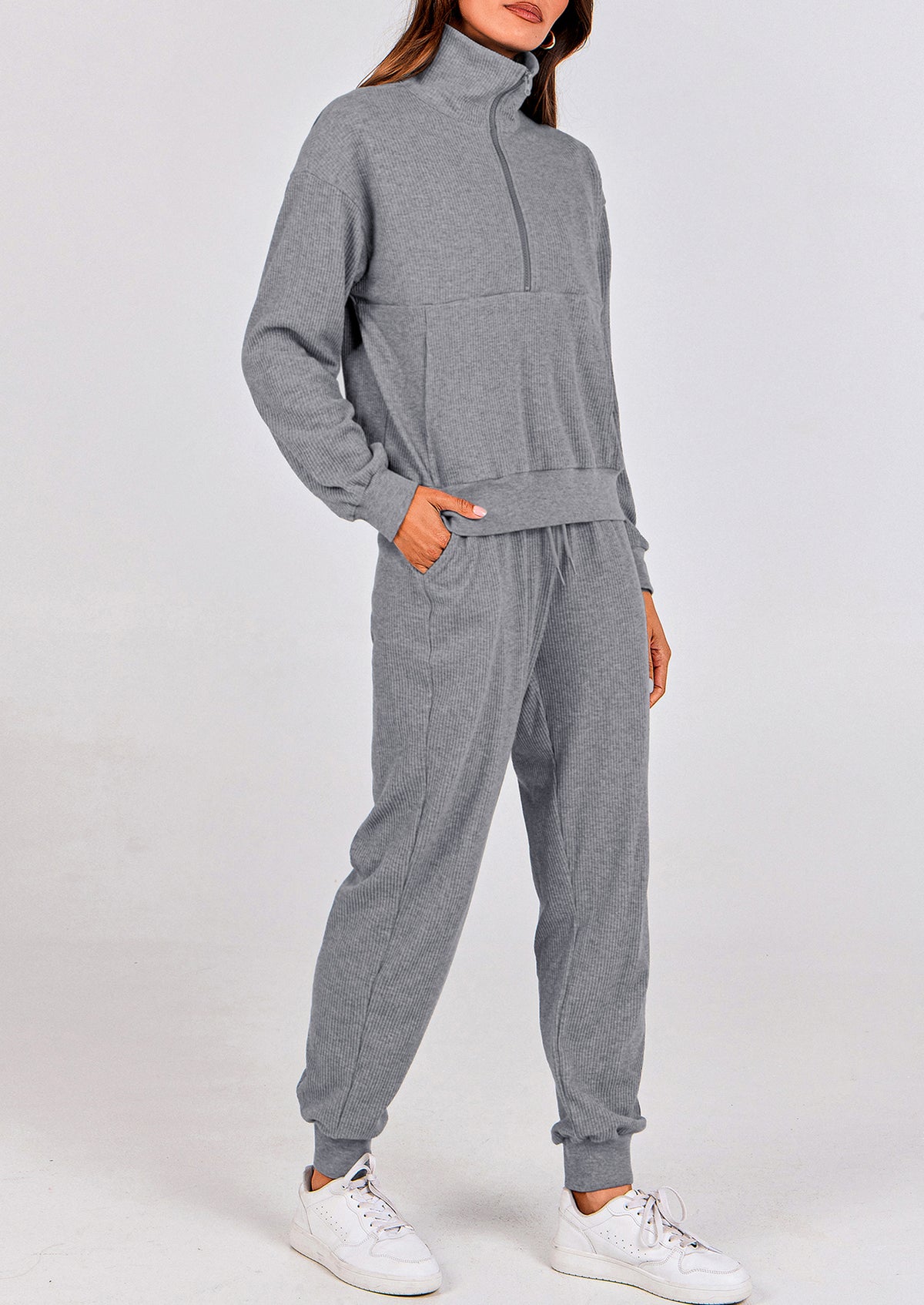 Two piece long sleeved half zip pullover sweatshirt, sports pants, casual set