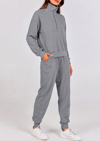 Two piece long sleeved half zip pullover sweatshirt, sports pants, casual set