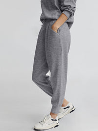 Two piece long sleeved half zip pullover sweatshirt, sports pants, casual set