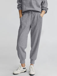 Two piece long sleeved half zip pullover sweatshirt, sports pants, casual set