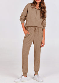 Two piece long sleeved half zip pullover sweatshirt, sports pants, casual set