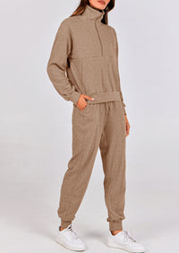 Two piece long sleeved half zip pullover sweatshirt, sports pants, casual set