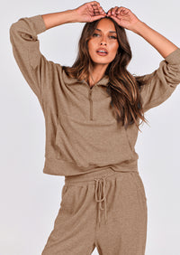Two piece long sleeved half zip pullover sweatshirt, sports pants, casual set