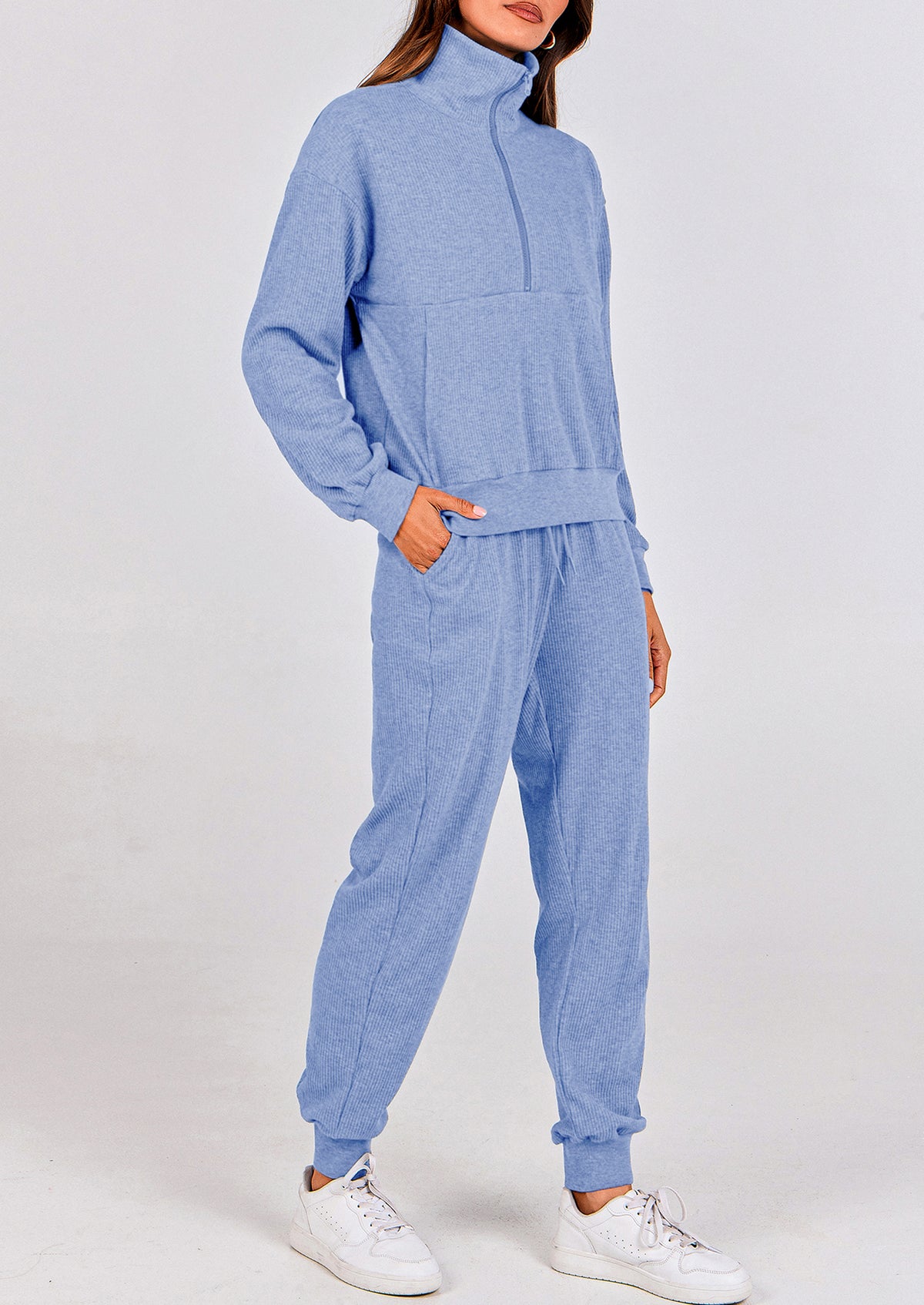 Two piece long sleeved half zip pullover sweatshirt, sports pants, casual set