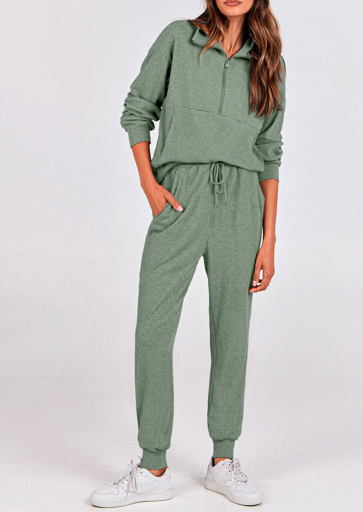 Two piece long sleeved half zip pullover sweatshirt, sports pants, casual set