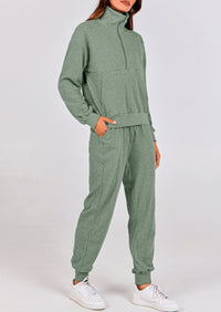 Two piece long sleeved half zip pullover sweatshirt, sports pants, casual set