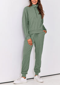Two piece long sleeved half zip pullover sweatshirt, sports pants, casual set