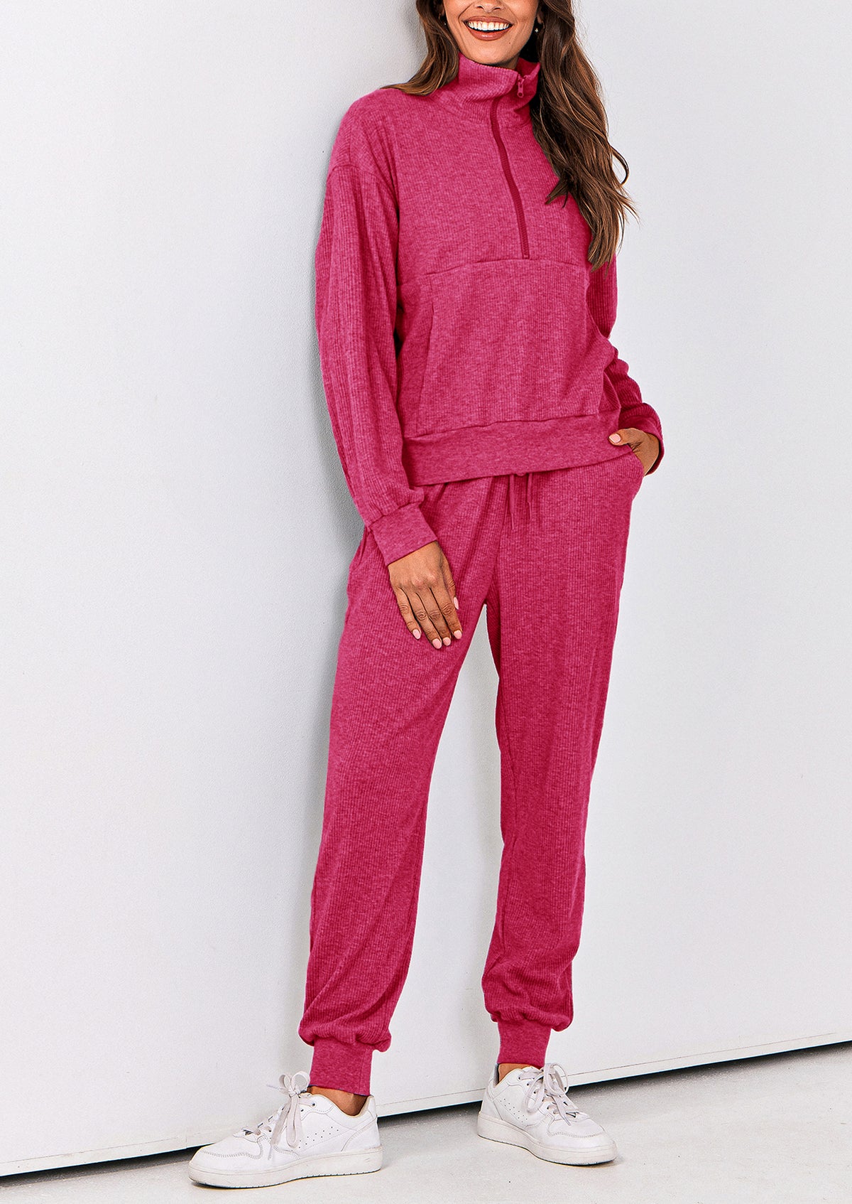Two piece long sleeved half zip pullover sweatshirt, sports pants, casual set