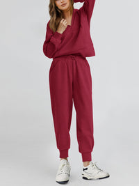 Two piece long sleeved half zip pullover sweatshirt, sports pants, casual set
