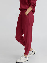 Two piece long sleeved half zip pullover sweatshirt, sports pants, casual set
